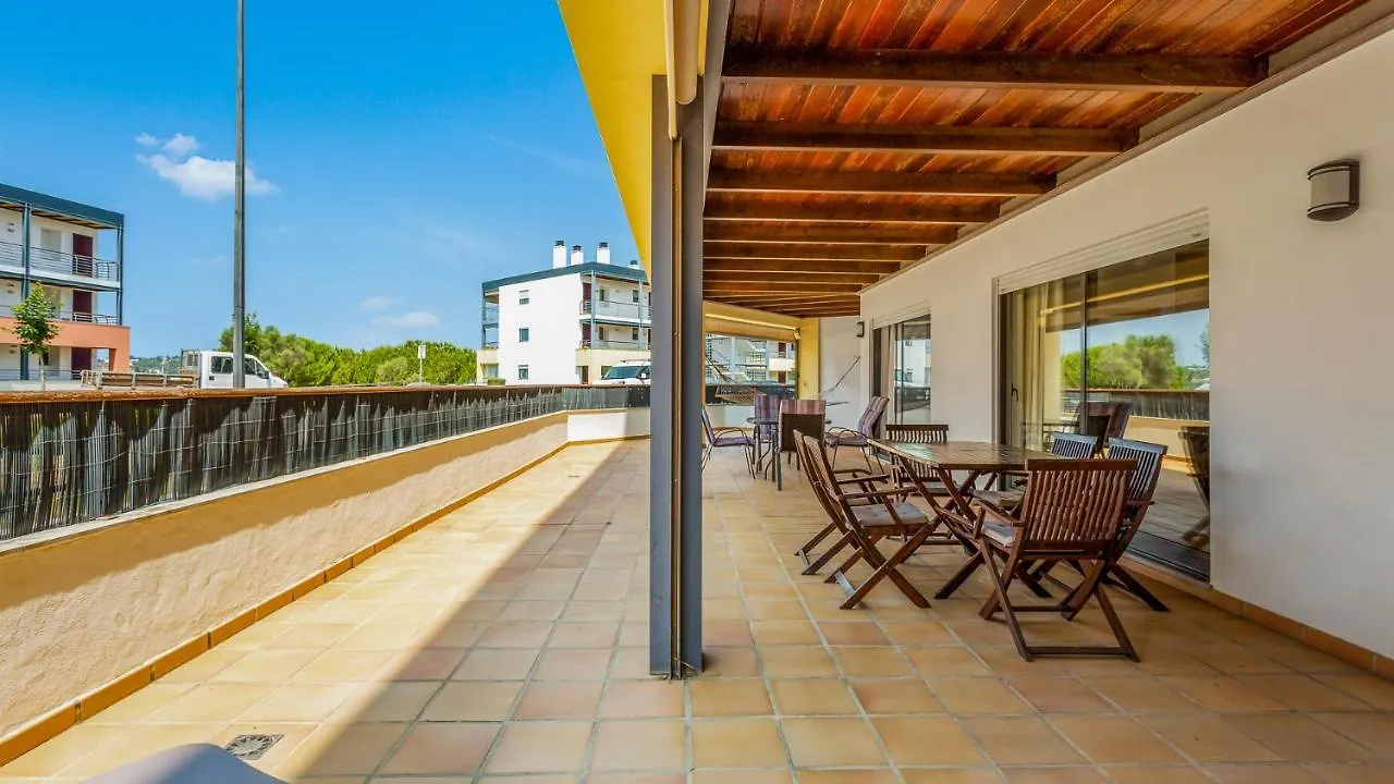 Wonderful Flat W/ Big Patio By Lovelystay Lagos Apartment